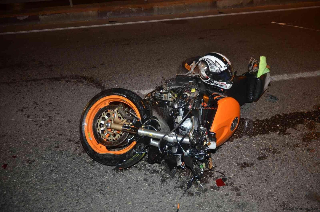 Motorcycle Accidents: Causes, Prevention Methods, and Safe Riding Tips - Motorcycle Pit Mat